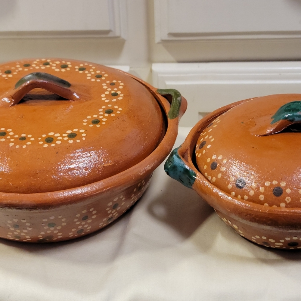 2 Clay pots